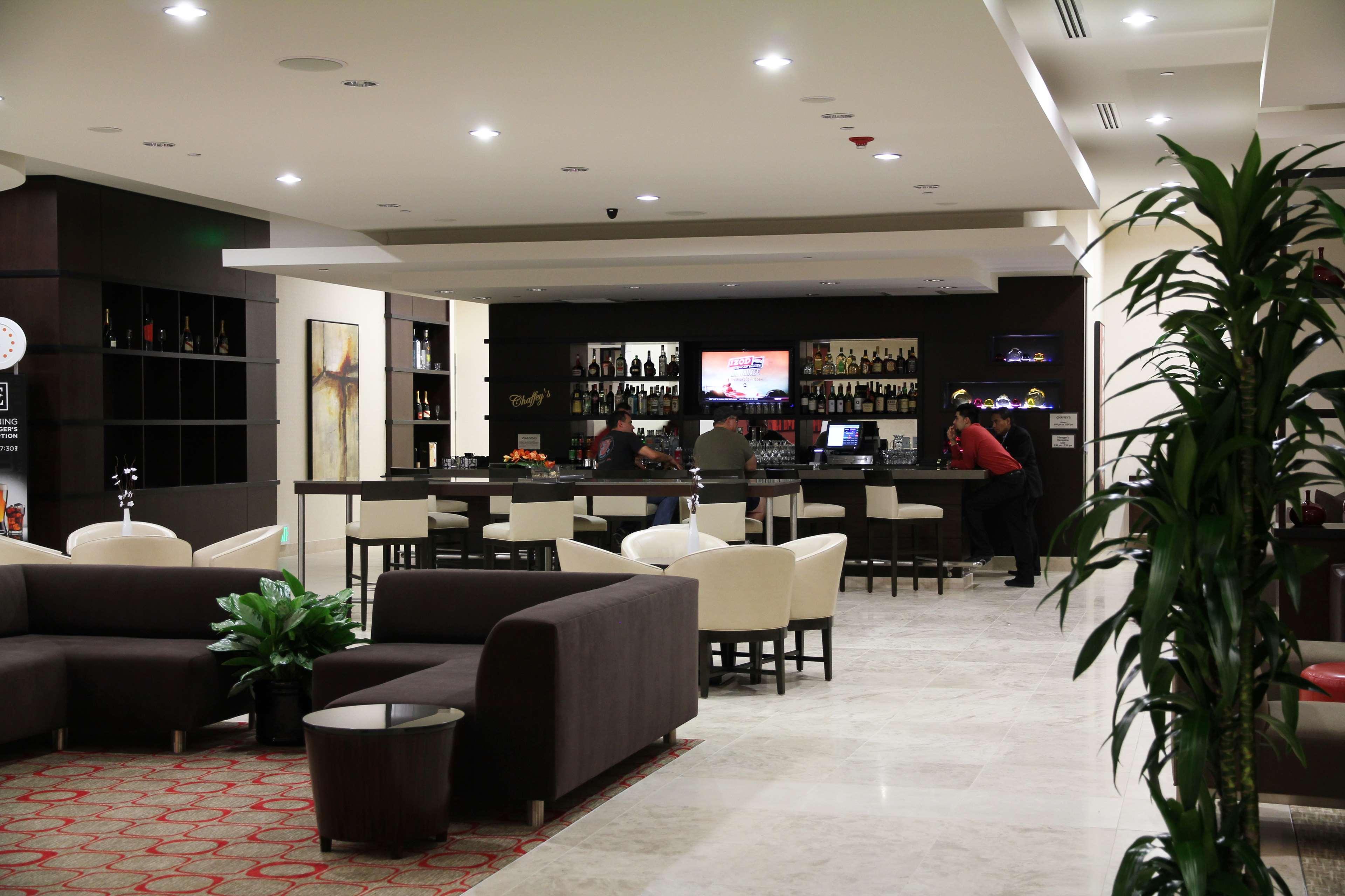Embassy Suites Ontario - Airport Dalaman gambar